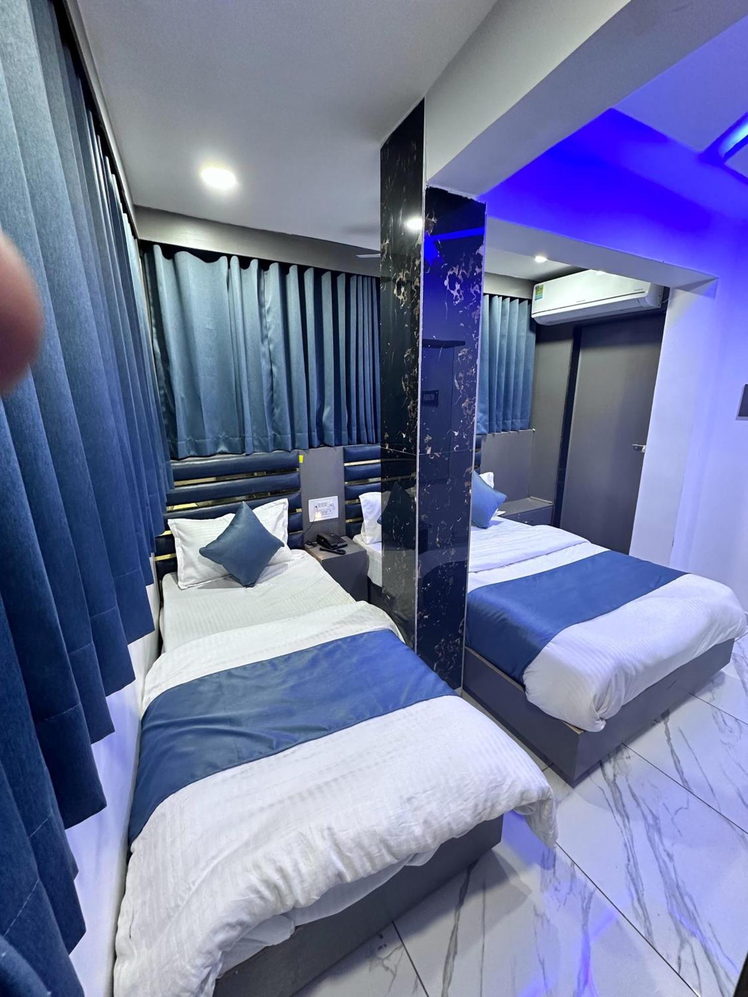 Hotel Season Ahmadábád Kültér fotó