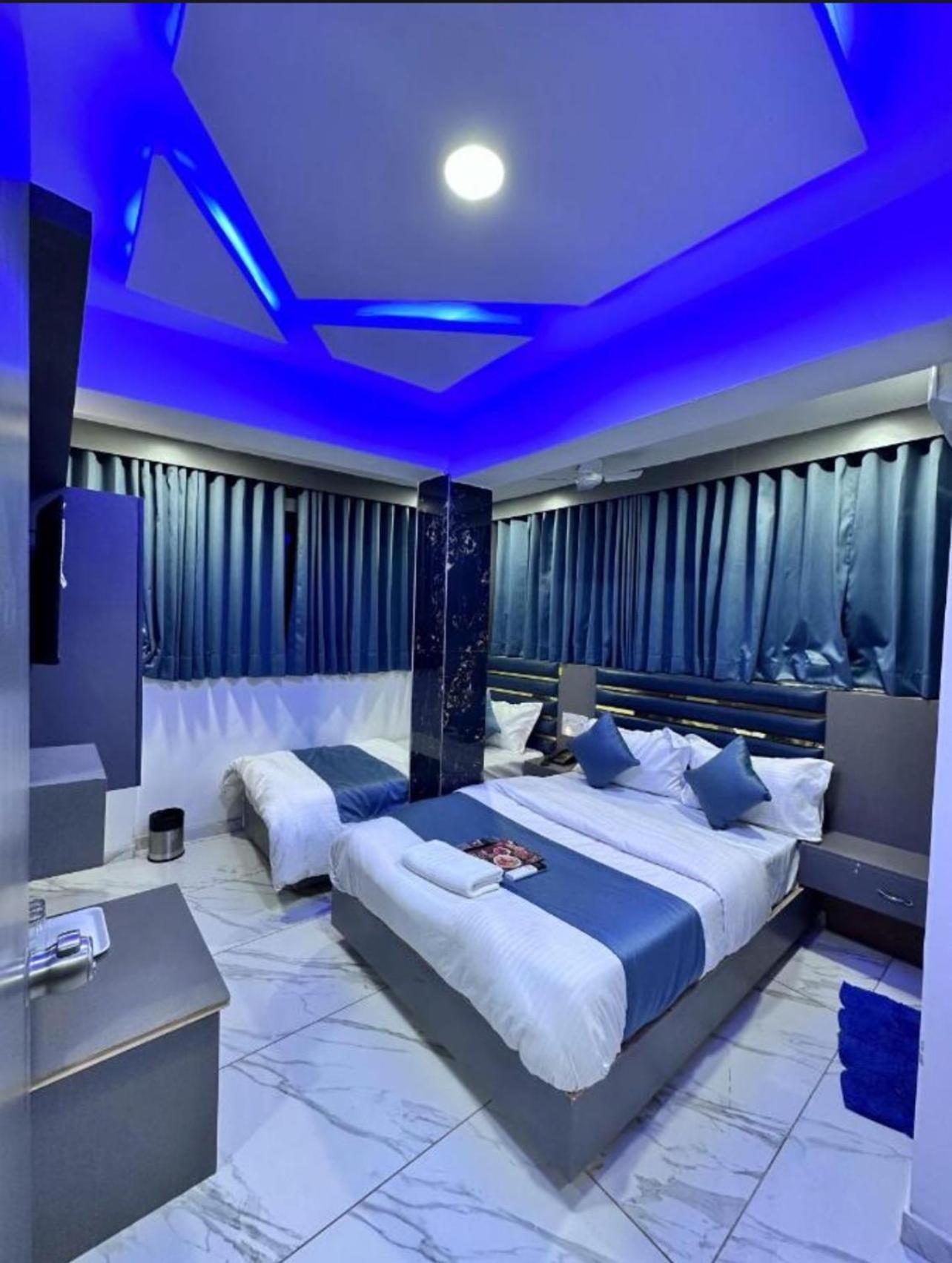 Hotel Season Ahmadábád Kültér fotó