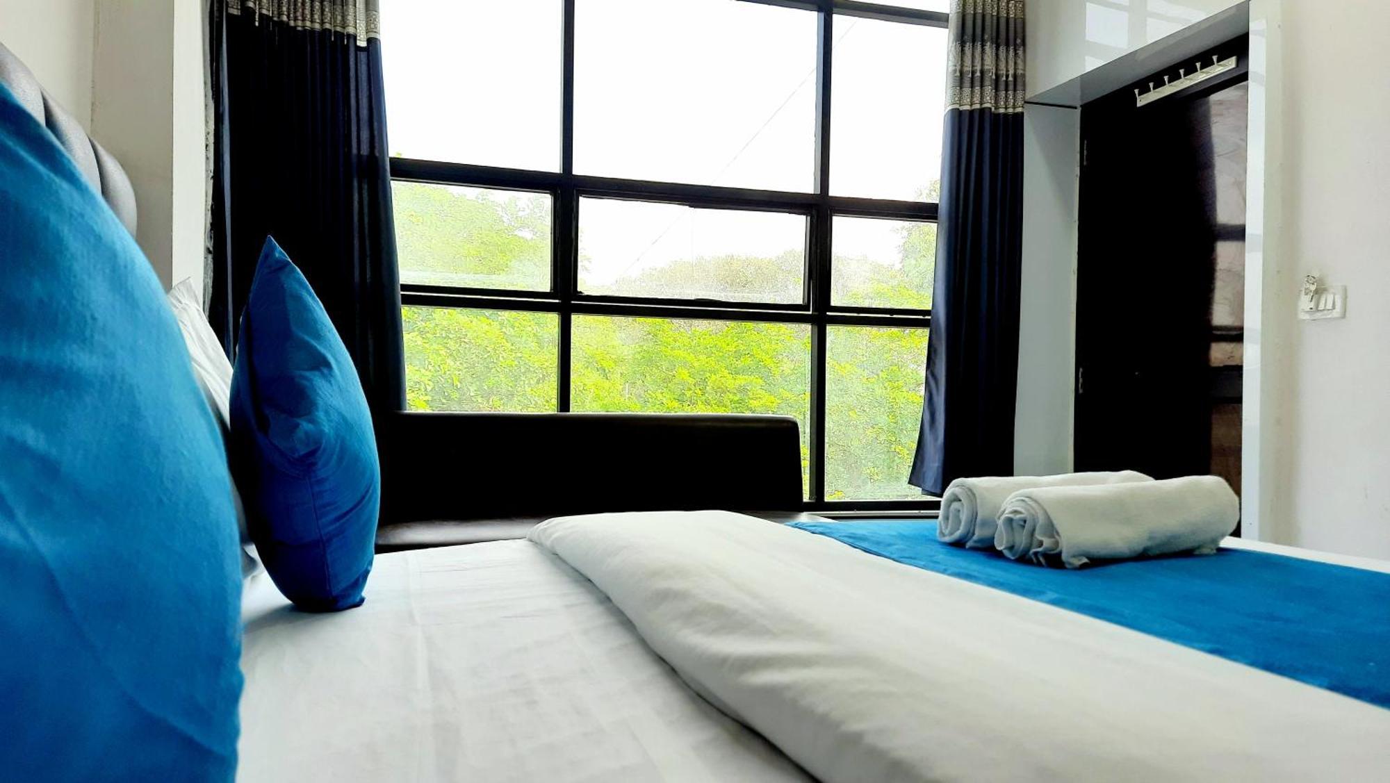 Hotel Season Ahmadábád Kültér fotó